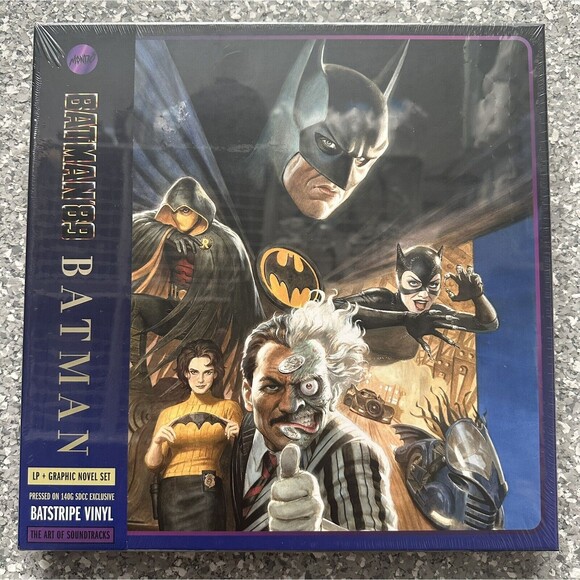 Batman 1989 2LP Vinyl SDCC Exclusive Batstripe + Graphic Novel Box Set In Hand!